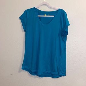 Xersion Women’s V-Neck Dryfit T-Shirt. Size XL.